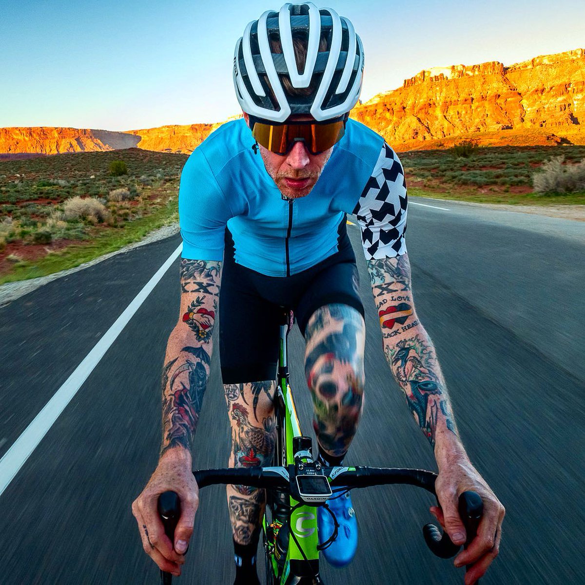 LEM Helmets Europe (@lemhelmetseur) on Twitter photo 1st day back at work? 2020 here we come, RIDE like there's no tomorrow! #ridelem #cycling 📸: <a href="/jaygoodrich/">Jay Goodrich</a> 1st day back at work? 2020 here we come, RIDE like there's no tomorrow! #ridelem #cycling 📸: <a href="/jaygoodrich/">Jay Goodrich</a>