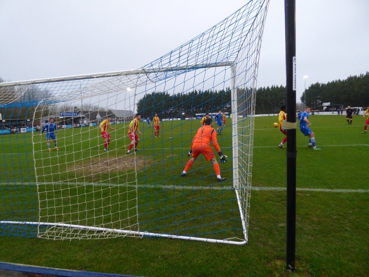New Year's Day football at <a href="/SupermarineFC/">Swindon Supermarine</a>, a 2-2 draw with <a href="/MerthyrTownFC/">The Martyrs</a>. #nonleague #football #grassroots #groundhopping