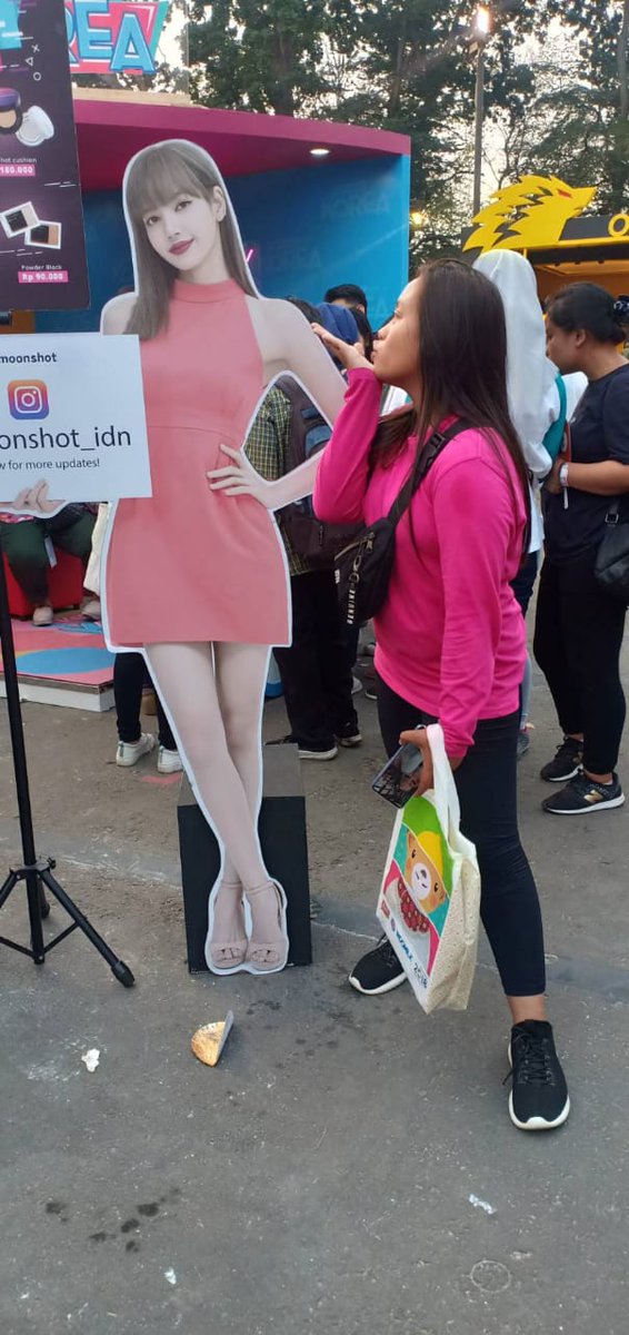 Aku berjuang melawan jutaan Blink indonesia yang ikut GA yang samsung adakan ini, sangat kecil sekali harapanku untuk bisa menang :') tapi aku tidak akan menyerah demi bertemu Blackpink my idol 😍 tetep semangat 💪🏼 wish me lucky 🙏🏼
<a href="/samsungID/">Samsung Indonesia</a> #AWESOMELIVE #GalaxyA #AforBlackpink
