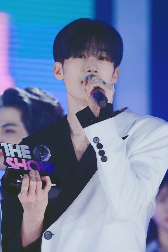 _harusw1224's tweet photo. 처음으로 1위 받아서 손 떨고 있는 승우
어디든 응원해줄께 사랑해💙 https://t.co/24riUKtGah