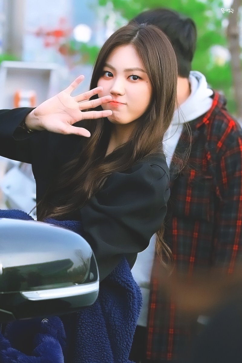 diary_eb's tweet photo. 은빈아 생일 축하해 🎉🎉🎉

#CLC #권은빈 #은빈 #Eunbin #오늘의은빈 https://t.co/fPevypDrUB