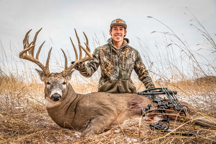 Realtree's tweet photo. Leo Van Beck’s Public-Land Booner https://t.co/2dDeIGt16f An incredible story of a giant Minnesota bow kill from state ground. #Realtree #RackReport https://t.co/APFr4pP18D
