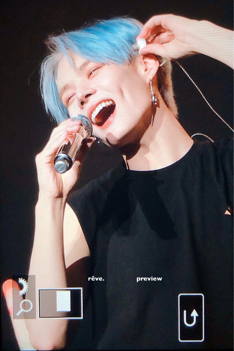 imsedjun's tweet image. Come to                           Come to 
my house!                        my room.