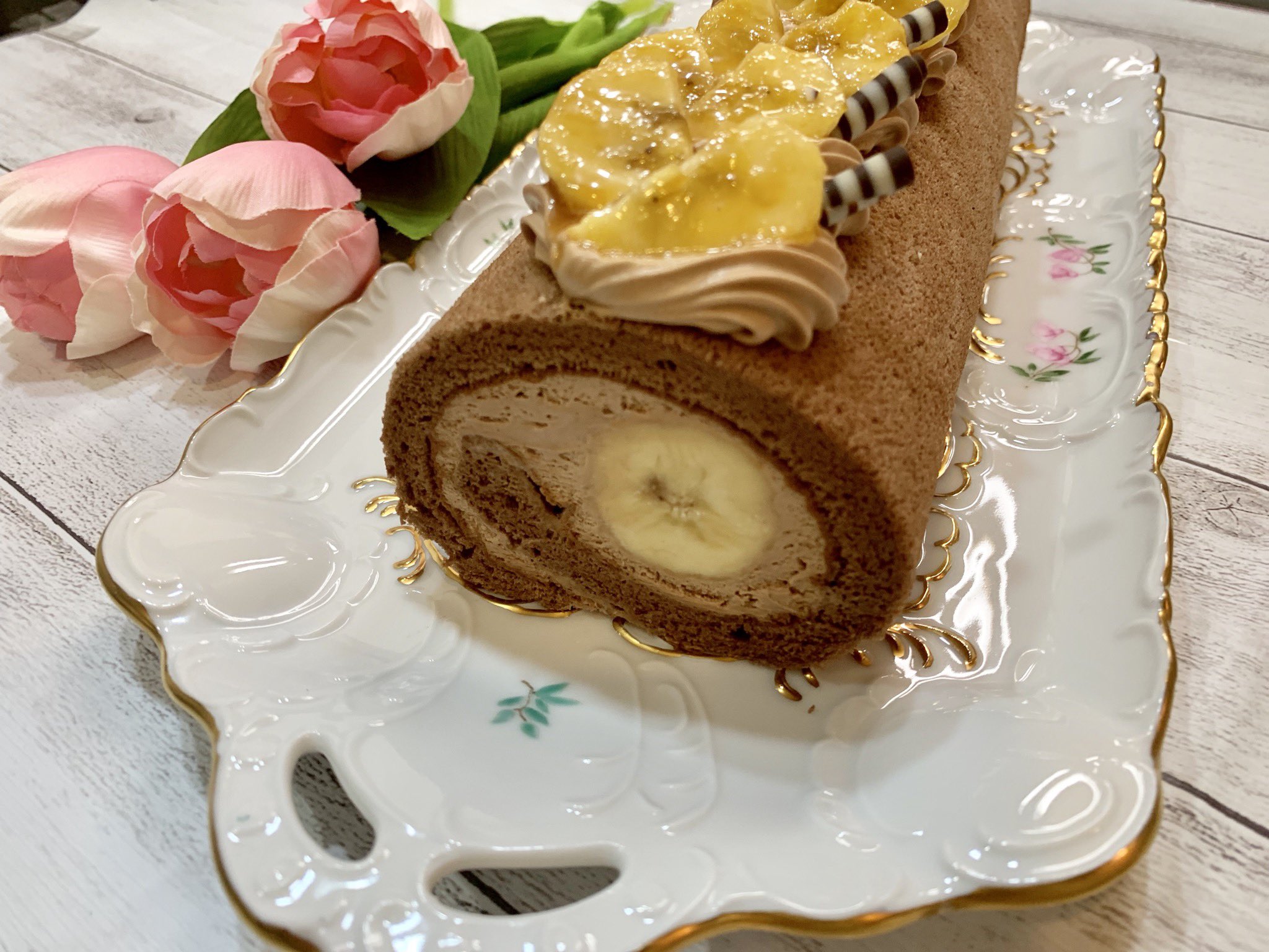 マコマコ ๑ ๑ チョコバナナロールケーキ ベイクドチーズケーキ ロールケーキ巻くのやっぱり難しい 旦那の好きなチーズケーキ 美味しい 美味しい と言って食べてくれて良かった ベイクドチーズケーキ チョコバナナロールケーキ