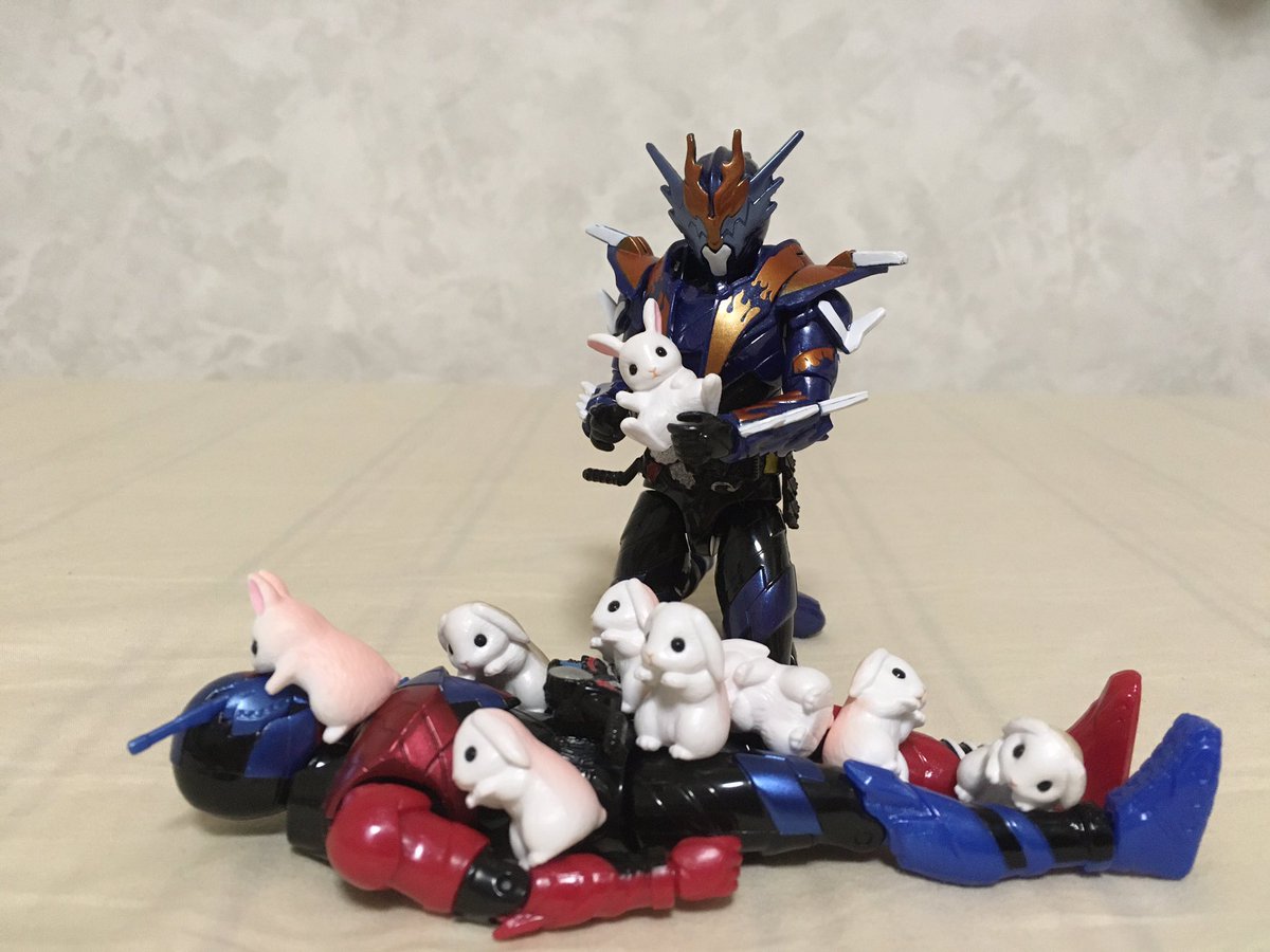 mekagiou's tweet photo. 特撮中心にもそもそ呟く。ぬいとかフィギュアとかで妙な写真を撮ってはアップしています。ごく稀に絵も書いたりします。
 #1月なのでフォロワーさんに自己紹介しようぜ https://t.co/eo75YeXDvX