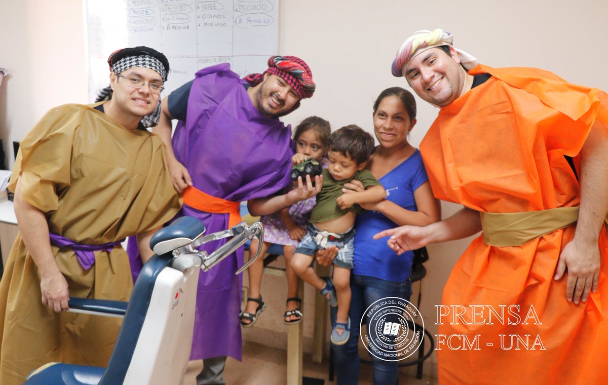 MedicinaUNA's tweet photo. 👑👑👑 Reyes Magos en Otorrinolaringología. 

"La idea surgió pensando en los pacientes pediátricos quienes llegan hasta el consultorio con un poquito de ansiedad. También poder tener un contacto más cercano a ellos en el momento de la consulta” https://t.co/kScwHjpLF4 https://t.co/v9XYUb204F