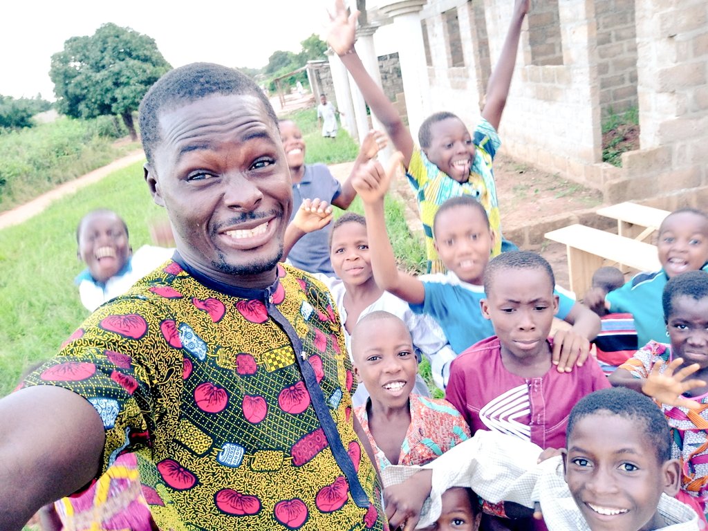 FaodOrphelins's tweet photo. The only true and the best religion is to have a good heart and to share. Think of an orphan where you are. 
Always give them smile and let them ☀ 
#Our_Support_Their_Hope #TOGETHERSAVEORPHANS #FAODAssociaation https://t.co/5W567QgDzj