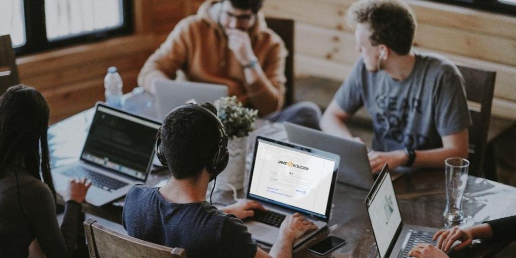 Now available: #AWSEducate releases new cloud resources for entrepreneurs &amp; startups to help students jumpstart &amp; scale their deployment efforts. go.aws/2up0rgf