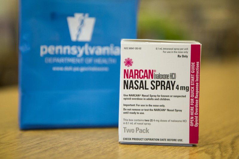 PAHealthDept's tweet image. Do you know how to use naloxone to reverse #opioid overdose? If you&apos;re going to #PAFarmShow, stop by the DOH booth (booth 737) on Wednesday, January 8 to get FREE naloxone + learn how to use it to save a life! 
#PAFS2020