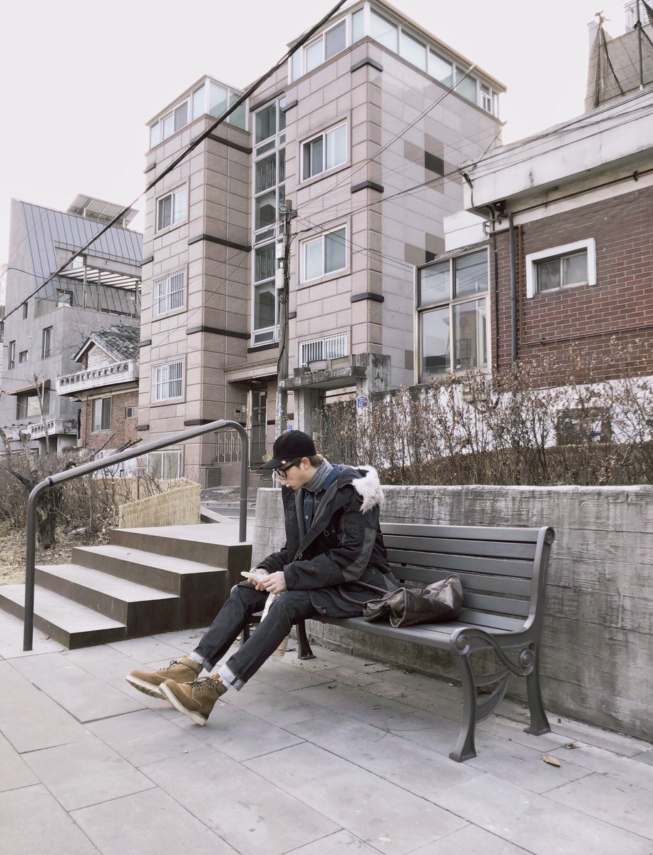 namjinzm's tweet photo. Become a winter flower 🍂 #WinterFlowerftRM 
#WinterFlower https://t.co/UEEmIr6Gp0
