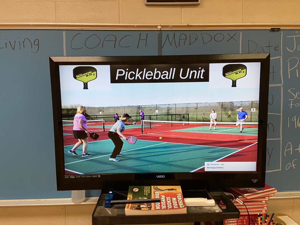 _CoachGMaddox's tweet photo. Its time to start the new year off with a little ole fashion pickleball unit #EmpowerCMS #CMSPE #Pickleballunit @jackscms @jenajonescms @AshleyGableCMS https://t.co/5oQR1QXZ8L
