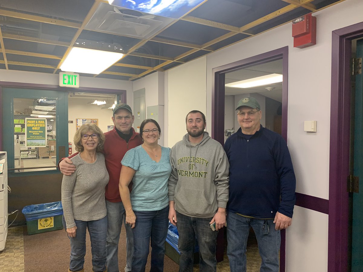 UVMPattyPrelock's tweet photo. Had a chance to meet our hardworking staff @uvmvermont in Print and Mail as they ensure #mail is delivered, #coursepacks are prepared, #research posters, signs and newsletters are printed. They have a legacy of family workers committed to excellence for #students and #faculty https://t.co/VcGTJgO17S