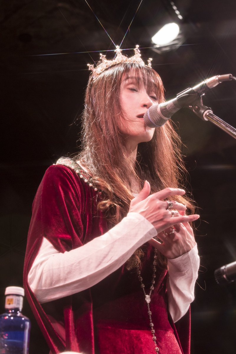 みとせのりこ คﾐfㅅfﾐคにゃーん おまけ 洗脳下にあって操られているような雰囲気を醸し出しているサカバ グリーンの目に宿る光はipad 幻想異国酒場 ナミヲカ速報