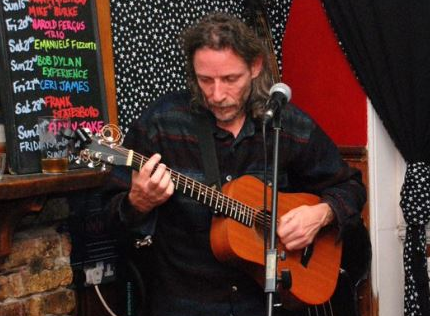 MordenArmsSE10's tweet photo. It's gonna be a busy midweek here. Tuesday evening our #MordenMovies is showing black and white films and #FlashGordon in the bar; Wednesday is #QuizNight; Thursday lunchtime there's jazz #livemusic; and #CuckoosCorner #OpenMic Night on Thursday at 9 organised by Gordon Robertson https://t.co/XDJdO6VUcb