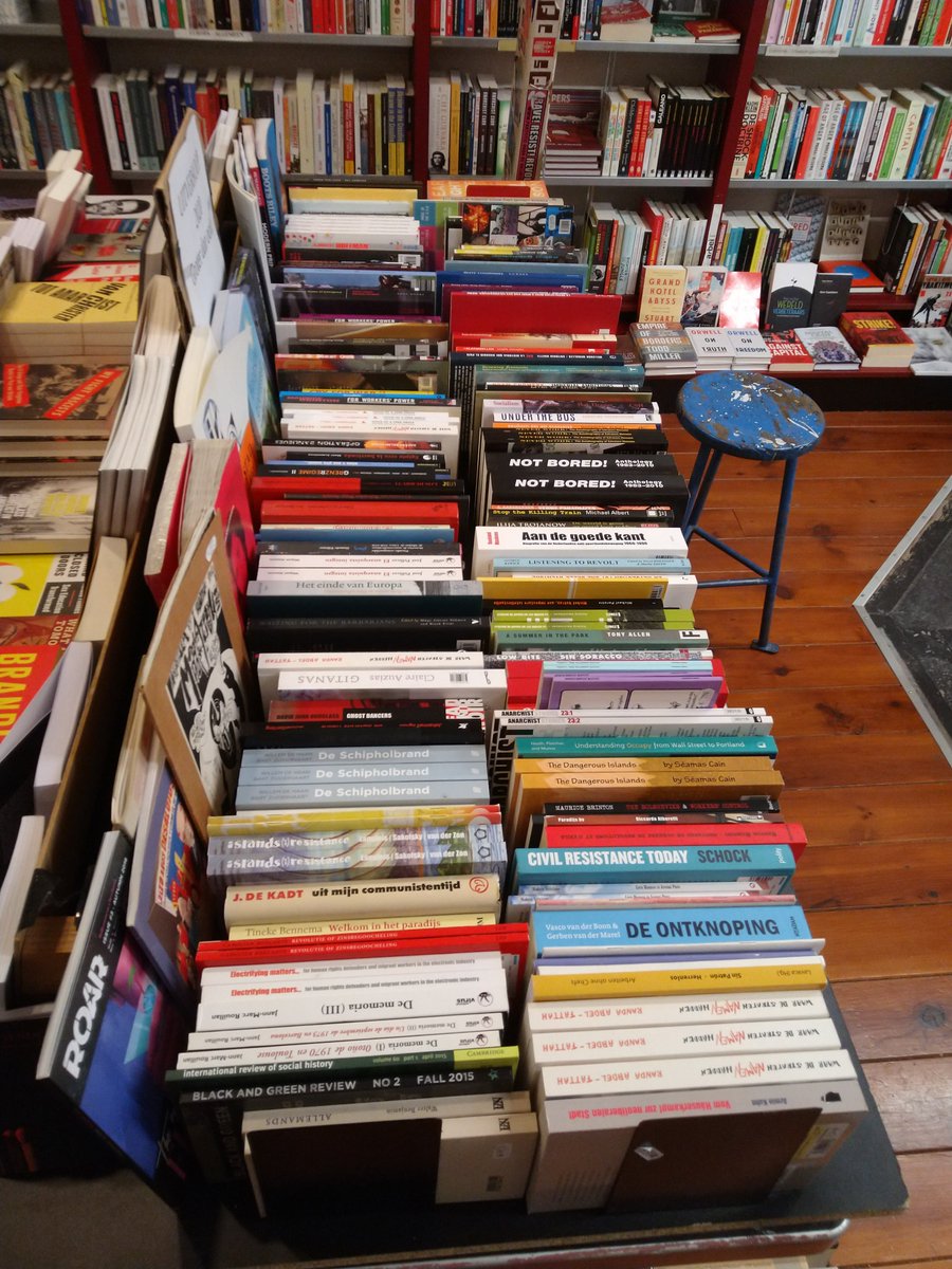 Balans 2019 opgemaakt; alle boeken getelt en oude boeken uit de voorraad gehaald om plaats te maken voor nieuwe... NU dus UITVERKOOP in het Fort van Sjakoo!