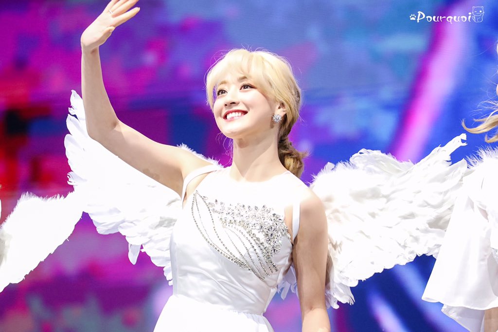 Once1261's tweet image. Tu sonrisa no se debe apagar nunca, Once no lo va a permitir. #WeLoveYouJihyo