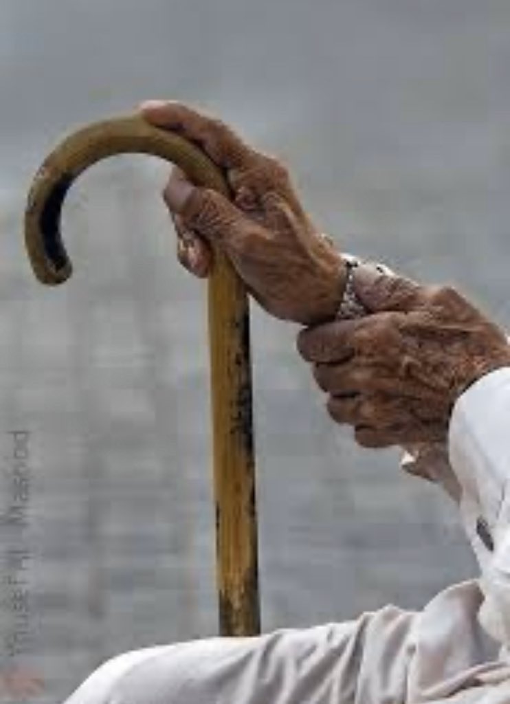 #ابن_دغيثر 
#الدخان_الجديد_مغشوش60 

ربي قد مرض احب الناس لي و ان قلبي يتألم بمرضه ، اللهم اشفي أبي عاجلاً غير آجل انك انت الشافي المعافي