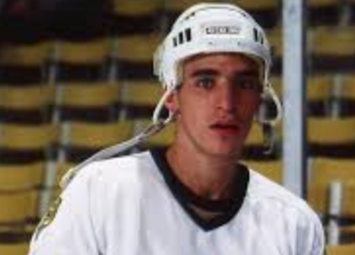 Want an opportunity to be up close and personal with this Legend and get a chance to buy a one of kind Legends of Toronto Geoff Courtnall jersey? Get your VIP tickets at <a href="/Tickets_Alberta/">Tickets Alberta</a> . I. Support of BBBS and BGC of Red Deer and District (<a href="/YouthHQRD/">Youth HQ Red Deer</a> @NHLegendsTour <a href="/BIG105/">BIG105</a>