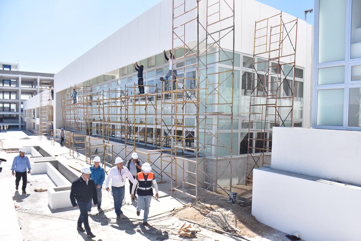 MuniVillaNueva's tweet photo. Alcalde @EdwinEscobarGT visita obra en obra donde se construye el nuevo @intecapoficial en el municipio de #VillaNueva. https://t.co/n2QugfMtN1