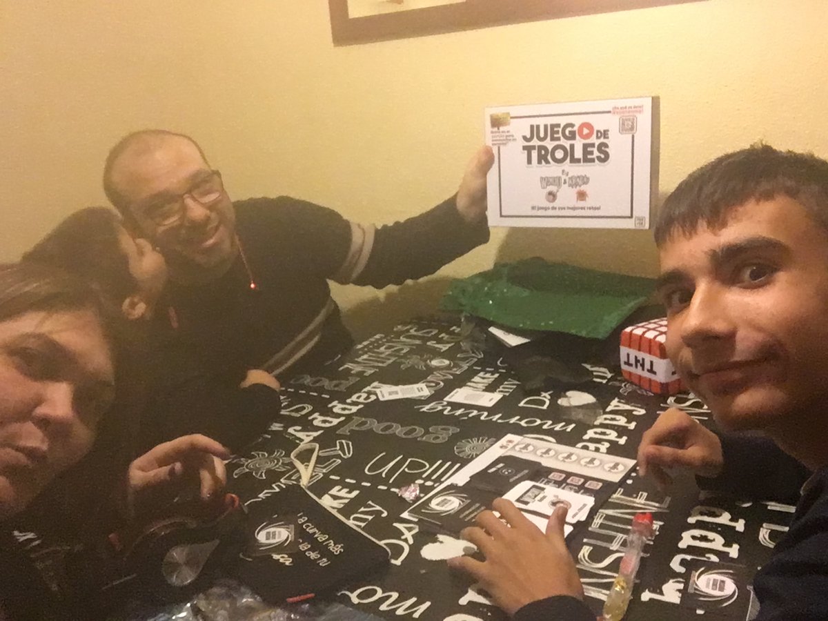 D0ctorDave's tweet photo. Aquí jugando a #juegodetroles https://t.co/BmicC0KkW4