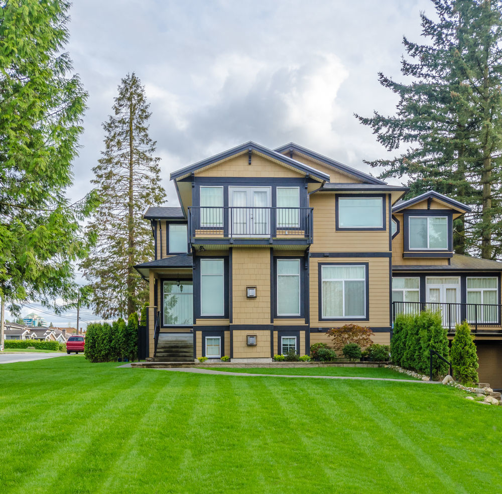 CTrevorRealty's tweet photo. A nice lawn really makes all the difference in the world. It may not be easy to maintain this level of success, but it certainly pays off. 

Open house attendees will see the exterior of your house first, but will also... https://t.co/lyFmxQL5cT https://t.co/6vZboP4V4u