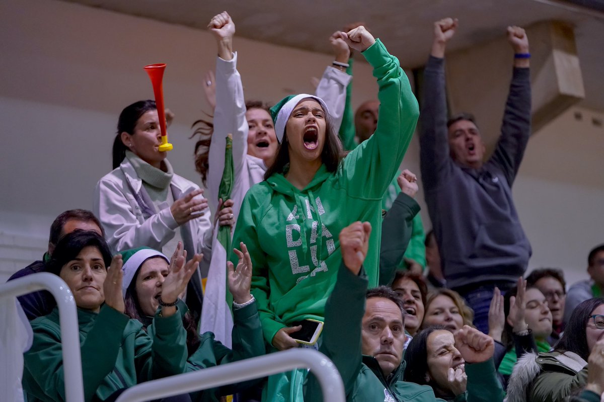 FAB_Andaluza's tweet photo. 🏆🇪🇸#KDTINF2020🏀 J4⃣
Andalucía💚🤍💚 jugará la final CADETE FEMENINA ⛹️‍♀️ tras su victoria en semifinales frente a @fbcv_es ❤️❤️❤️ por 75-82   🎉 https://t.co/GlMtbvCMBj