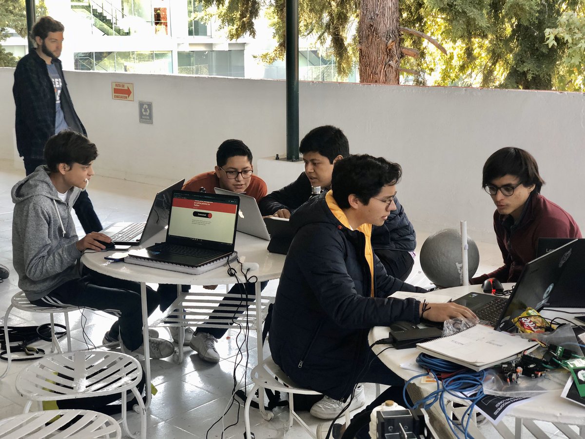 panterasup's tweet photo. ¡Iniciamos la primer semana de la temporada con todo! 💪🏻🛠 #WeArePanteras #FRC #OMGRobots #FriendsWithRobots #RobotMX https://t.co/vHU2ovsCXE