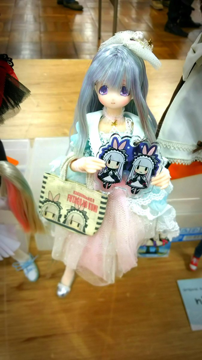 rifmaron's tweet photo. 人形姫みなみ 双子の国ver.
双子の国 二人展の
バッグとアクキー
可愛らしので持たせてみました。

#DS58  #アゾン #nicodoll #アゾカツ https://t.co/BA4VL6cxEN