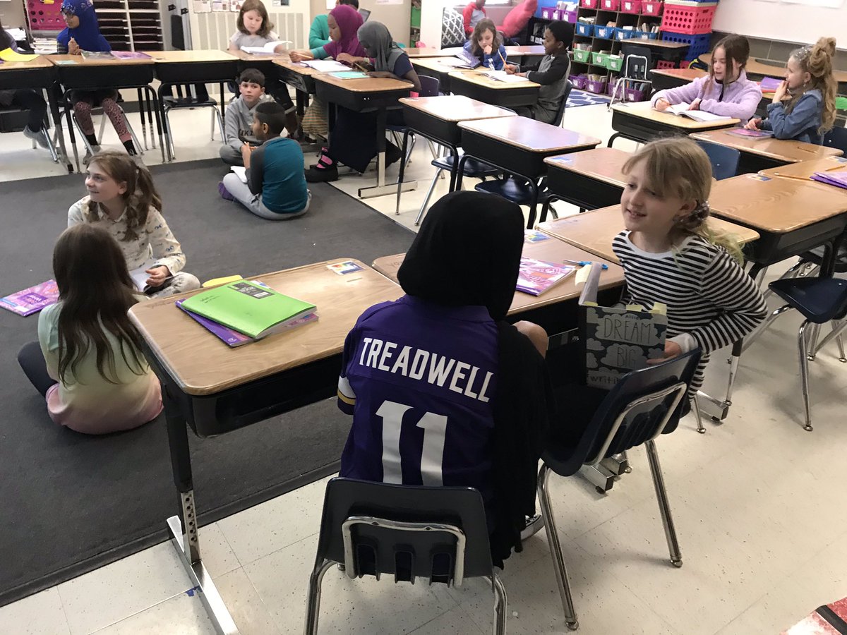 jodidemps's tweet photo. Partners conferring about our fiction stories to become better writers! @VistaViewElem  @CollabClassroom @ISD191 https://t.co/XlHNHkHadK