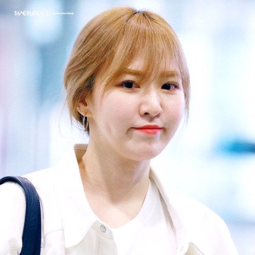 hello i miss this dimple girl so much :( hope today is better than yesterday for you. i love you   #GetWellSoonWendy  #WaitingForWendy