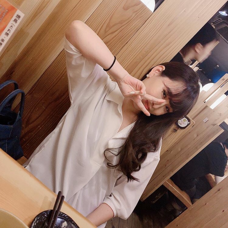 I2kld05yoXdBZq0's tweet image. 【Clover参加者紹介】

+￥140,000円の初売上で、祝いでどこがいいか聞いたら
「鳥貴族で死ぬほど飲みたい！」らしいです（笑）

収益分は貯金とメイク道具に使うらしい。