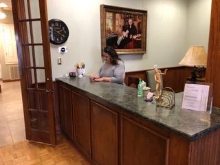 CreativeWorksp1's tweet image. A pic of the front desk at Creative Workspaces.  officespacerentleasenavasotatexas.com  #rent #lease #houston #texas #navasota #real #estate #rentals #leasing #office #space #grimes #county #harris #co working
