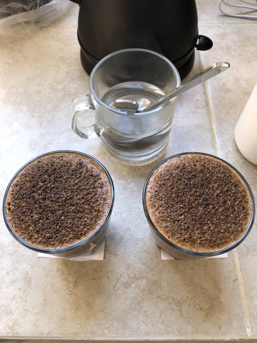 MGCoffee_mx's tweet photo. Una #cata rápida esta mañana para las pruebas de curva de #tueste de #cafés especiales de @GarciaGildo con @gm_leugim https://t.co/hz4FJOo9kq