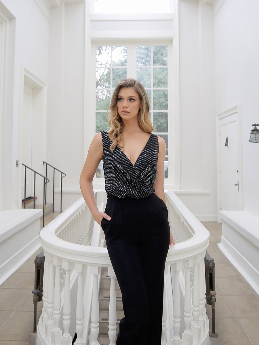 _EnzoaniEU's tweet photo. Turn heads in the gorgeous MARISABEL jumpsuit 🖤

https://t.co/qDbLbBvobq https://t.co/5zHwNrf7Sz