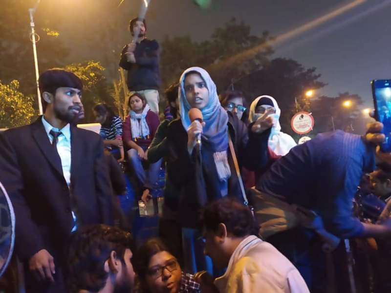 ienam1's tweet photo. Tonight Kolkata❤️

Hey Delhi [Capital]
Obey your Father [Bap Capital]
#ABVPTerrorists
#JNUattack
#JNUTerrorAttack https://t.co/nXxHjjFFo9