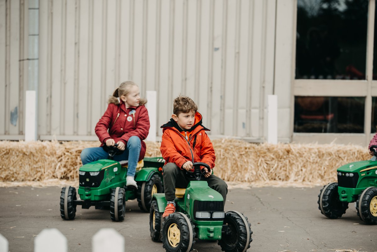 LincsShowground's tweet photo. Tickets on sale now! 🎟 Countryside Lincs returns on Sunday 5 April for a fun-filled family day out all about food, farming and the countryside. Meet producers, crafters, farmers and lots of animals all in one place - https://t.co/qZbJj5bUQ7 https://t.co/9ZoLm2HUpf