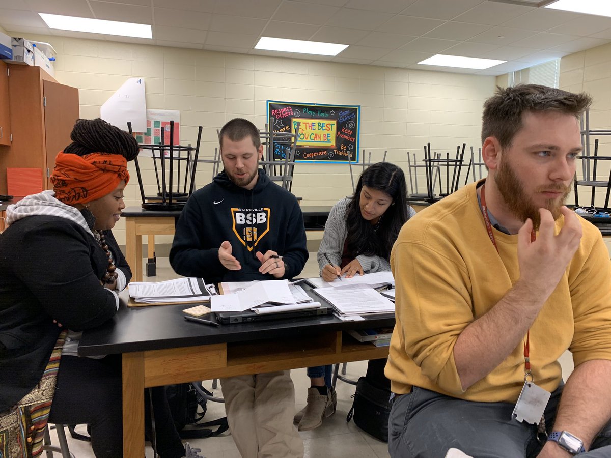 AmsCalloway's tweet photo. @AMSjackets science teachers learning new ways to teach excellence. @StarkvilleSD https://t.co/hfr1L3e9Z8