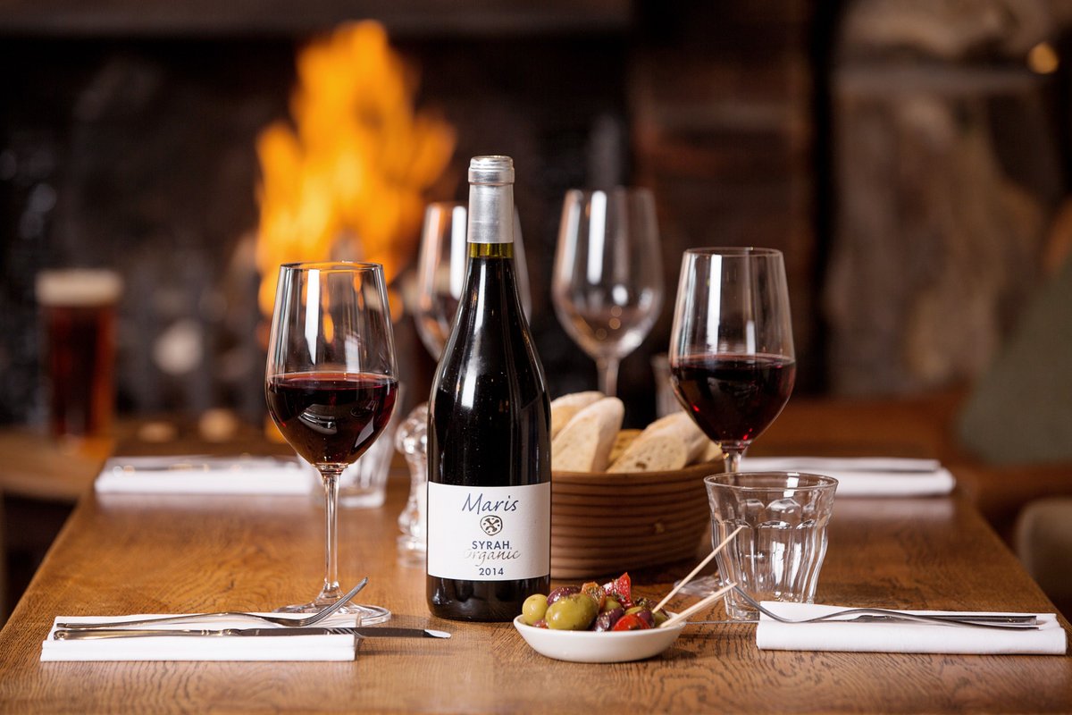 VictoriaOxshott's tweet photo. Happy "Thank goodness it's Monday" day! It's the first Monday in January, which means it's our first BYO of the year! We have all of your food needs taken care of, so grab a bottle of wine and come and join us. 🍷 https://t.co/2Z4pa0yHXg