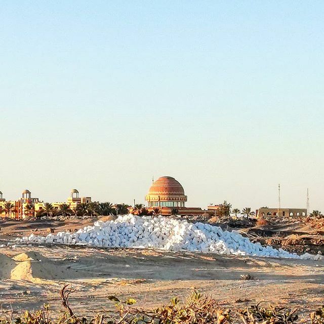 Hier wird wohl ein Elefantenhaus für echt große #elefanten gebaut. Zumindest das Essen ist schon da...
.
.
.
.
.
.
.
.
.
#benjaminblümchen #zucker #travelling #travel ift.tt/39KNqOn