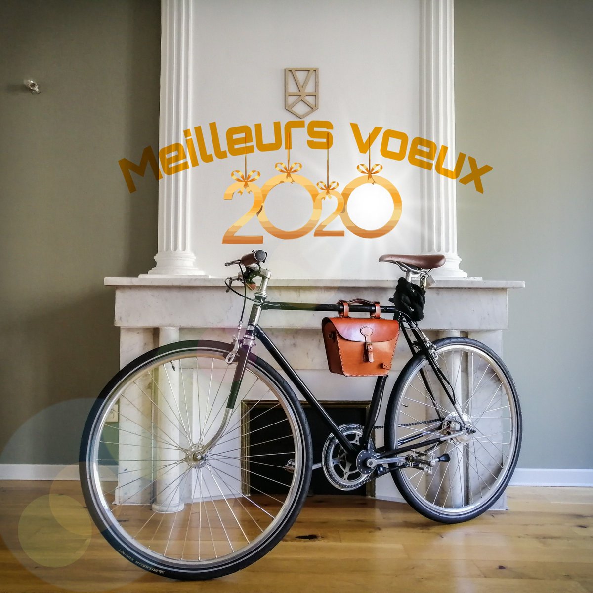 KitVelo's tweet photo. 🎉🍾Velokit vous souhaite une très bonne année 2020!🍸🎊
. 
📣Nous avons pleins de bonnes nouvelles pour cette année! 🎁
.
⏩Ça commence ici : https://t.co/8tXUYPq6Zg , avec un site entièrement refait! 😁
. 
©️Web design➡️@FlavienKreidi
.
#velokit #newyear #2020 #uxdesign https://t.co/qb1OcMtk0L
