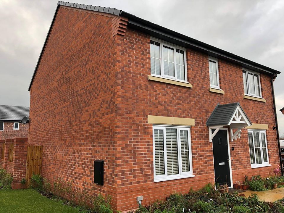 ALenchBuilders's tweet photo. 👷‍♂ This time last year, we were busy working on site with @TaylorWimpey over at Farndon! 

Don't the houses we built look great? 😃

We hope the owners have enjoyed their first Christmas and New Year in their new homes! 🏡

#throwback #building #construction #alench https://t.co/GULt6e32M5