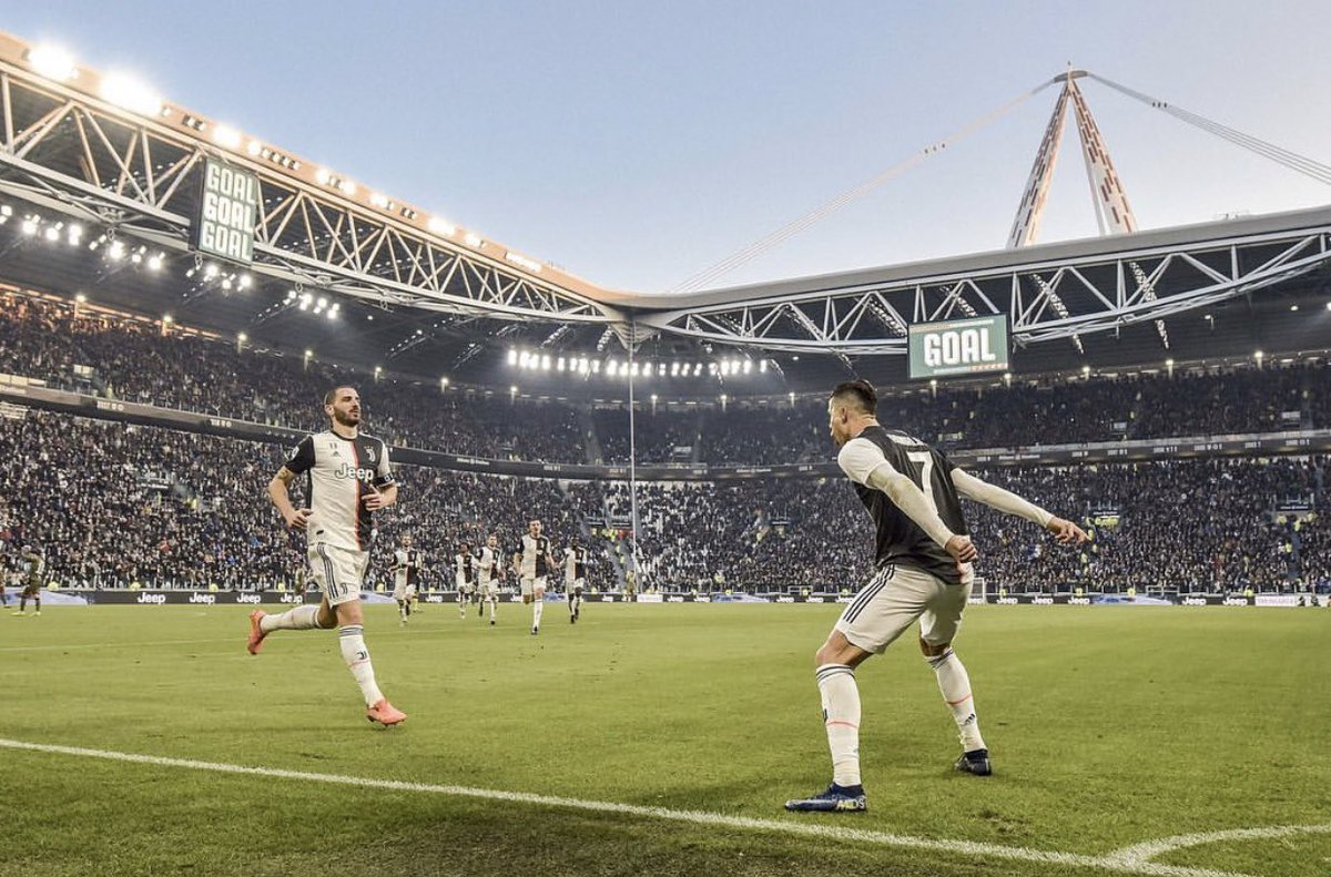 Cristiano's tweet image. Amazing feeling to kick off 2020 with a hat-trick and a victory!⚽⚽⚽💪🏽
#finoallafine #forzajuve