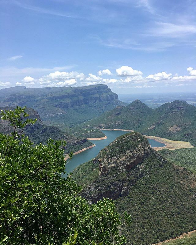NewcoAgency's tweet photo. .
Green and blue.
.
.

#sudafrica🇿🇦 #nature #ig_daily  #ig_worldclub #igersoftheday #igersworldwide #placetogo #igs_photos #igworldclub #landscape #landscape_captures #landscapes #natgeo #nature_perfection #splendid_shotz  #wonderful_places #worldbestgra… https://t.co/XYzmaU5mCJ https://t.co/1zdvTAhzNP