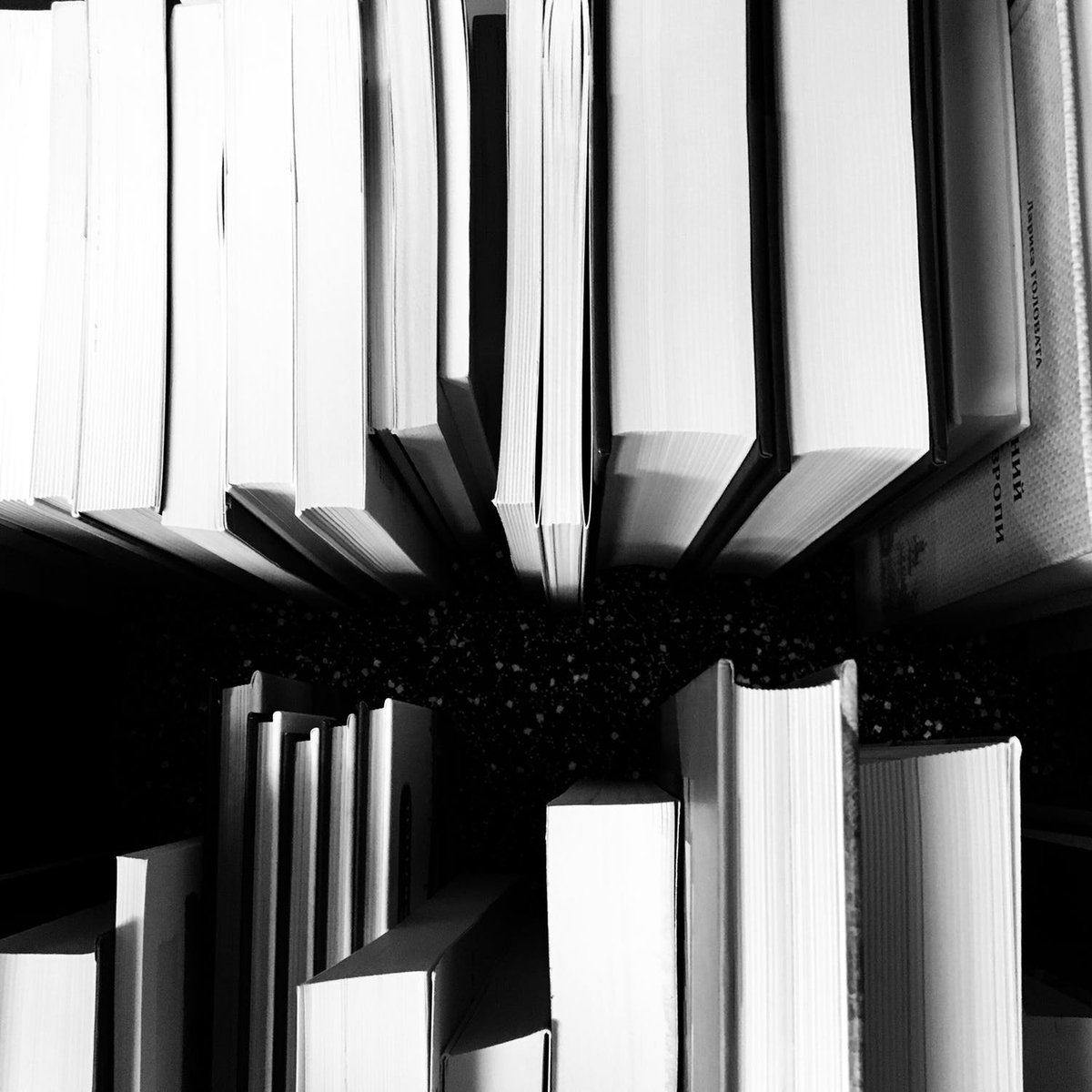 JobsAtHarper's tweet photo. We have a 2 month intern contract available in our Crime Fiction team. This role is to start ASAP, applications are open until tomorrow! Click here to apply https://t.co/cH1T0zK4U6 #editorialintern #getintopublishing https://t.co/Om1DPAKksk