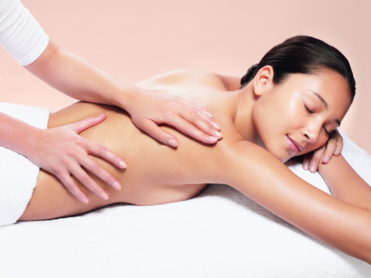 Dreaming of a Spa Day? We've got you covered from just £75 per person ✨ Ease the January blues with our cinnamon and spice warm-oil soothing back massage, followed by a brightening frankincense and rose facial.  Find out more and book here---> bit.ly/36tU6OL