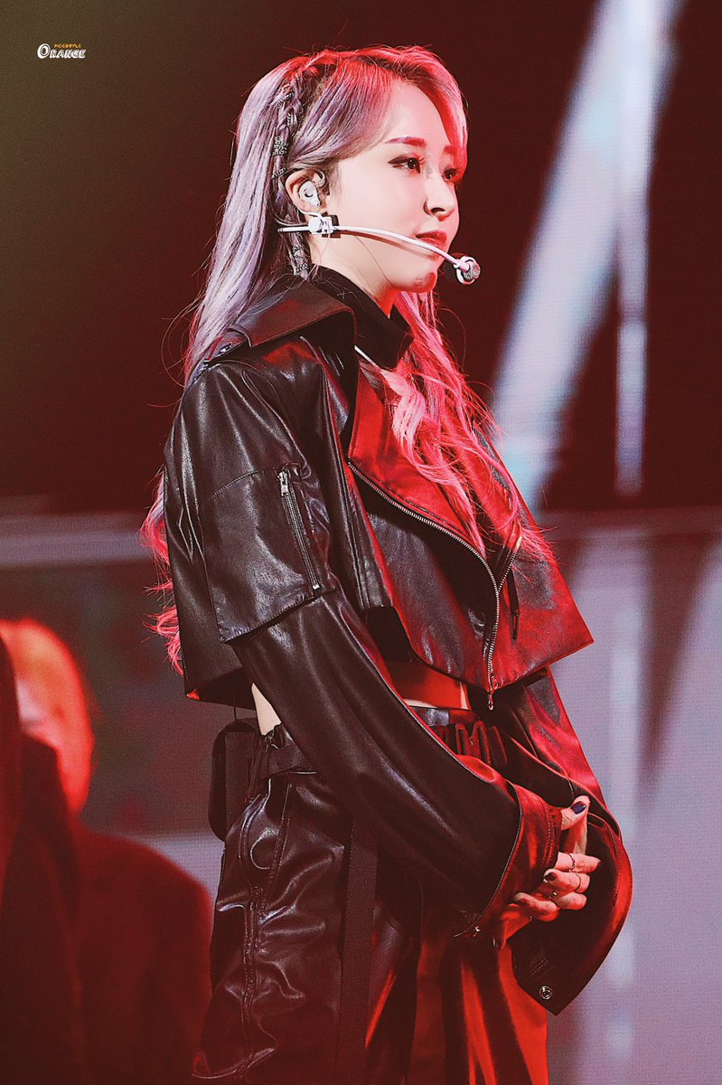 OrangeByul2's tweet photo. 200104 골든디스크어워즈 

⚠️

#마마무 #문별 
#MAMAMOO #MOONBYUL https://t.co/xTWvQO6oMw