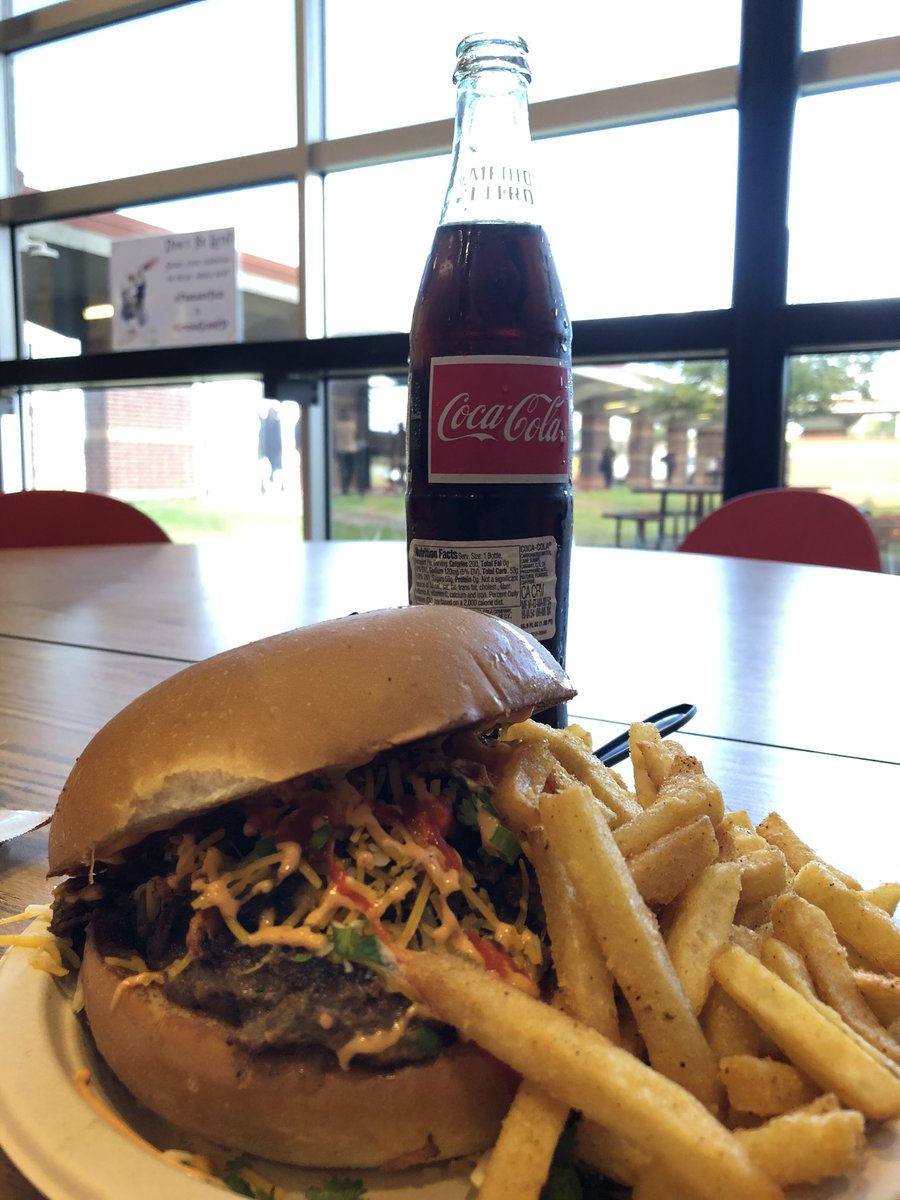 sethfewell's tweet photo. Ok... I NEVER post pictures of my food, but look at this burger from @ForeignPolicyTX!!! OMG!!! This is the Korean burger, and let me tell you, Looks < Taste!!!
#LookingGlassPD #PearlandTech #WeArePearlandISD https://t.co/FytcjuGN6U