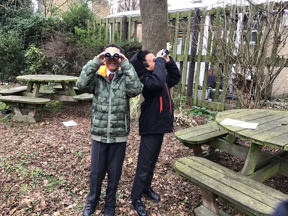 Year 6 @HerbMorrPriSch enjoyed their science afternoon today making bird feeders and bird spotting in the playground “Science at our school incorporates the environment around us” @RSPB_Learning #BigSchoolsBirdwatch @MissWardHMPS
