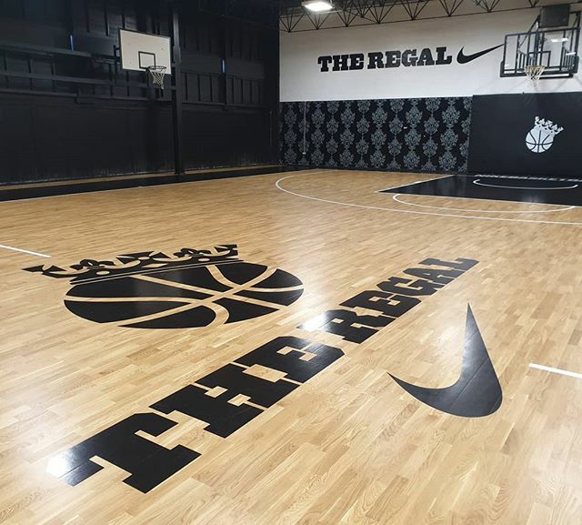 VolantiImaging's tweet photo. Great shoot with @copperandcope and @alexdroidcam for @regalbasketball 
Improvisation at its finest!

#regal #regalbasketball #nike #nikelondon #basketball #promo #volantiimaging #dronecompany #droneoftheday #droneshoot #dronefilming #aerialwork #aerialf… https://t.co/EO0IJngxFm https://t.co/jypSkAXFe6
