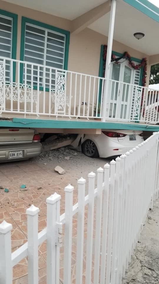 adventure_pr's tweet photo. ���🇵🇷Daños provocados por el temblor de hoy de 5.8 al sur de Guánica. Esta estructura, entre otras sufrieron fuertes daños a causa de los temblores de los pasados días. ¡Que triste para esta familia en un día de reyes! https://t.co/1b7gva3D4W